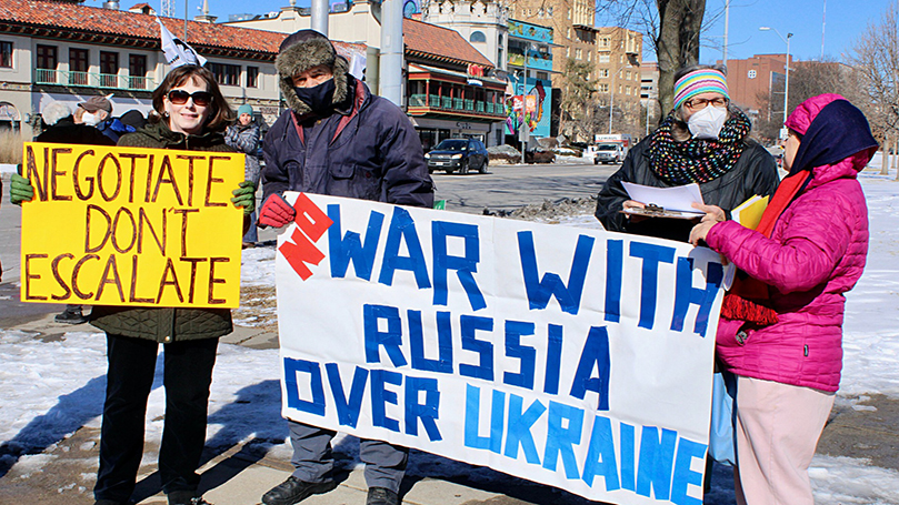 No war on Ukraine, no war on Russia, no war period! 