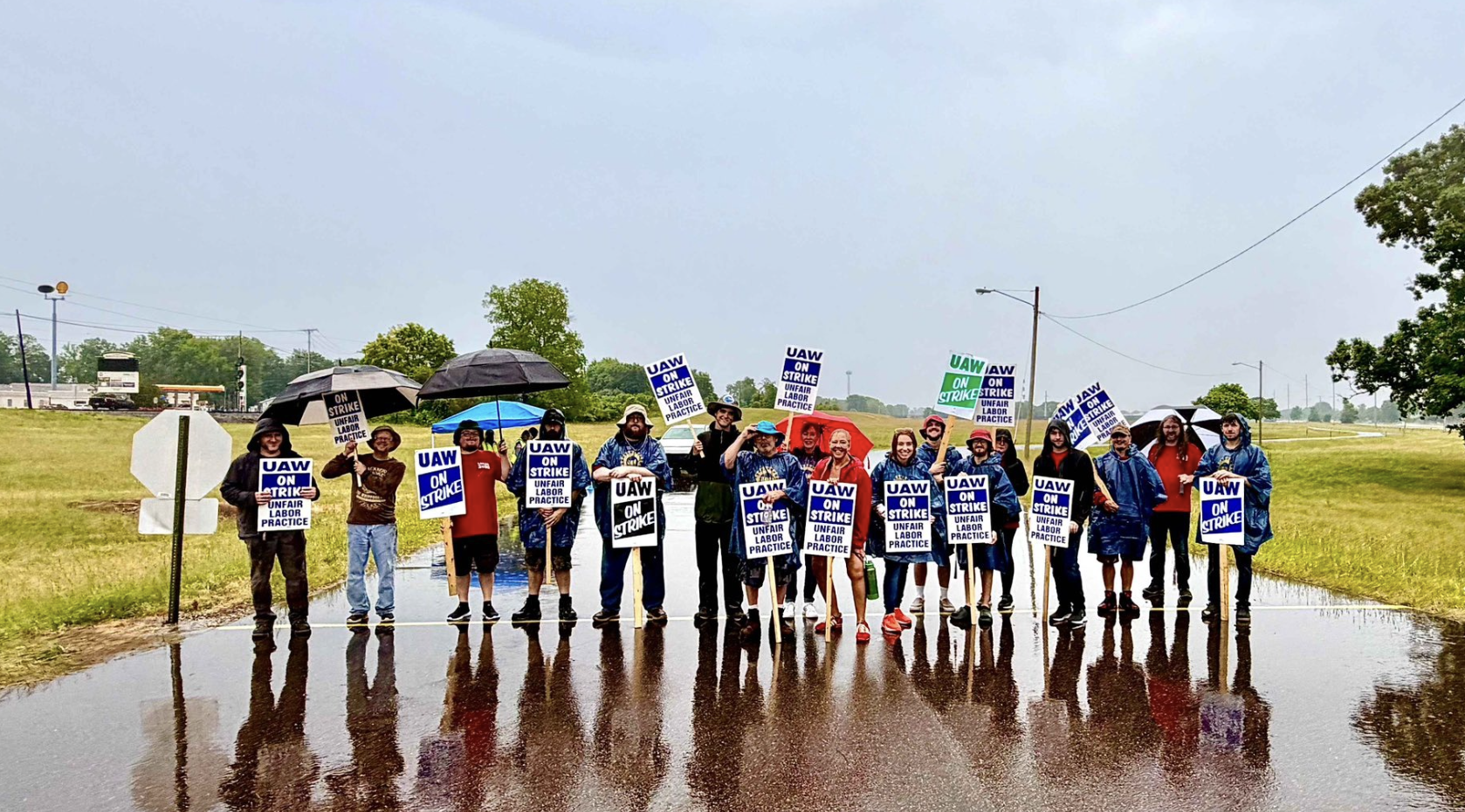 Wolfskeel Club supports UAW strike in Three Rivers